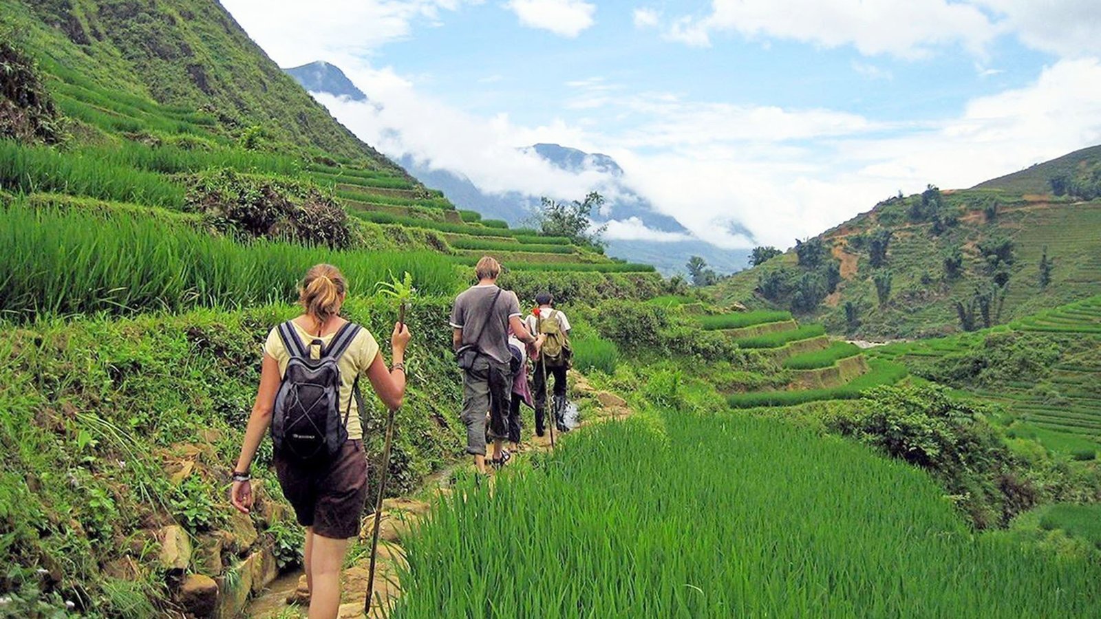 Cần chuẩn bị những gì để trekking ở Sapa?