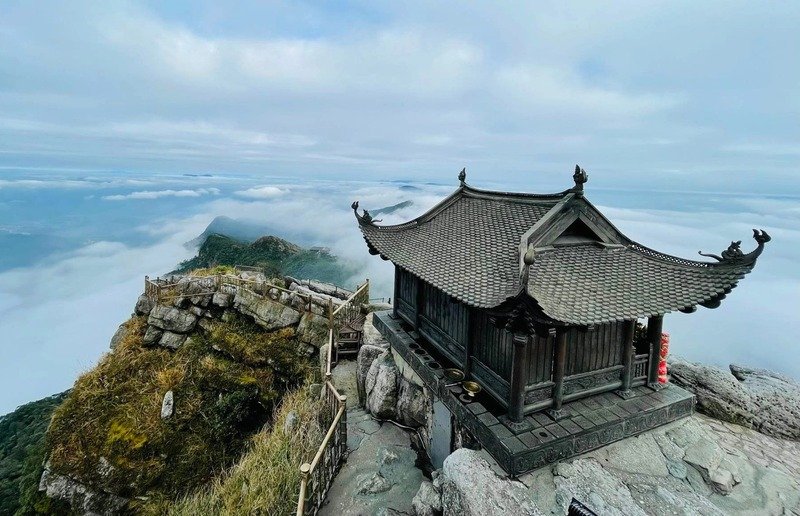 13 điểm du lịch trải nghiệm miền núi Phía Bắc phải đi một lần trong đời 6 Núi Yên Tử