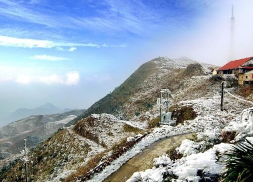 Trekking Tây Côn Lĩnh 2.428m: Khám phá vẻ đẹp của nóc nhà Đông Bắc