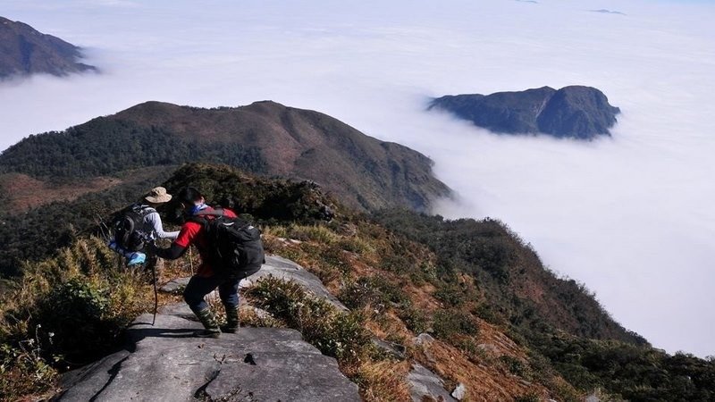 Xin giấy phép leo núi Phu Ta Leng
