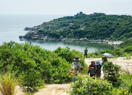 Trekking Cực Đông Mũi Đôi: Chinh Phục Điểm Cực Đông Của Việt Nam