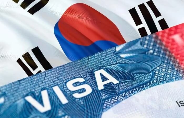 Hình ảnh minh họa về visa Hàn Quốc nằm trên nền quốc kỳ, thể hiện sự kết nối du lịch và văn hóa Hàn Quốc.